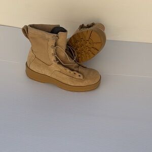 USGI Wellco Gore-Tex Cold Weather Combat Boots Sz 9N Desert Tan Military NWOB